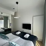 Ho!house Shellter Апартаменты