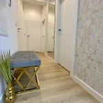 Ho!house Shellter Апартаменты