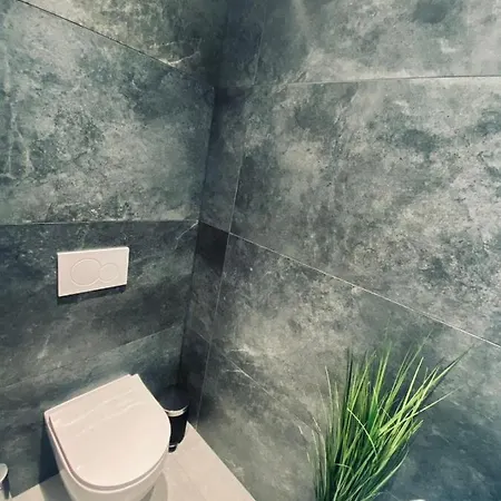 Ho!house Shellter 아파트 로고보