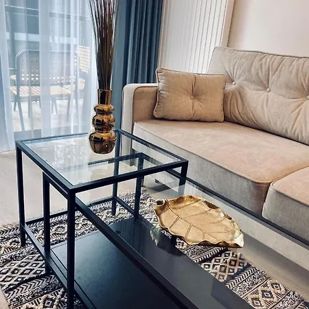 Ho!house Shellter * 로고보