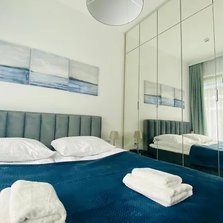 Ho!house Shellter * 로고보