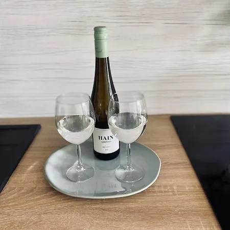 아파트 Ho!house Shellter 로고보