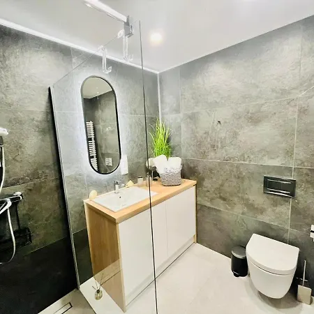 Ho!house Shellter * 로고보