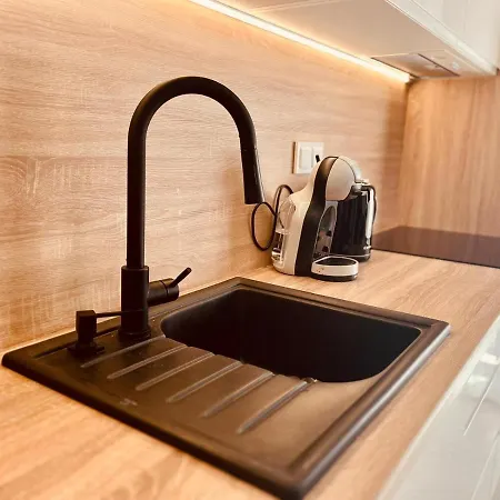 Ho!house Shellter * 로고보