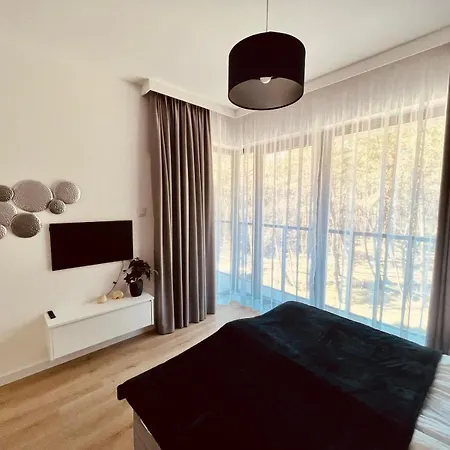 Ho!house Shellter 아파트 로고보